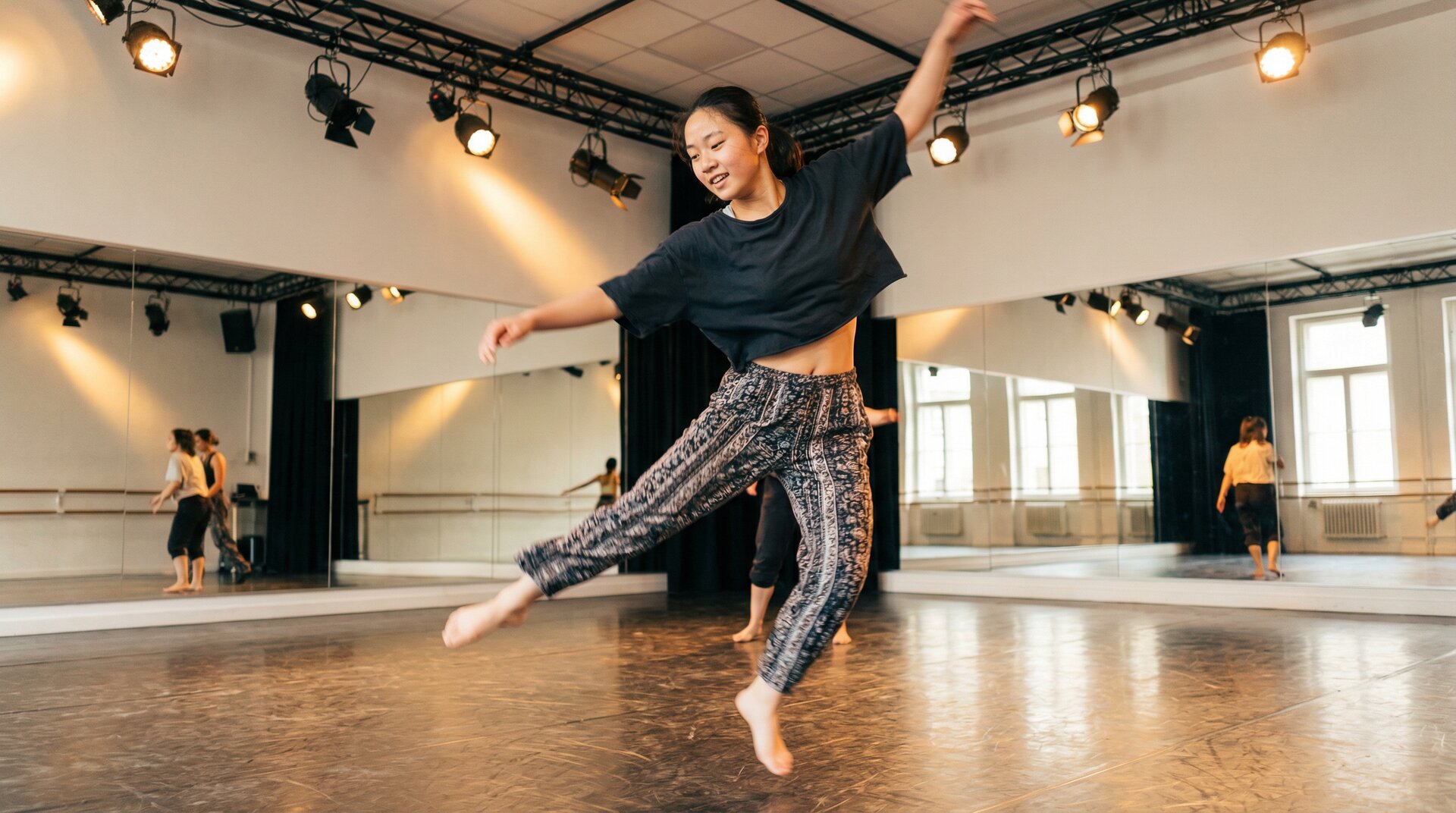 眼睛娘舞蹈视频